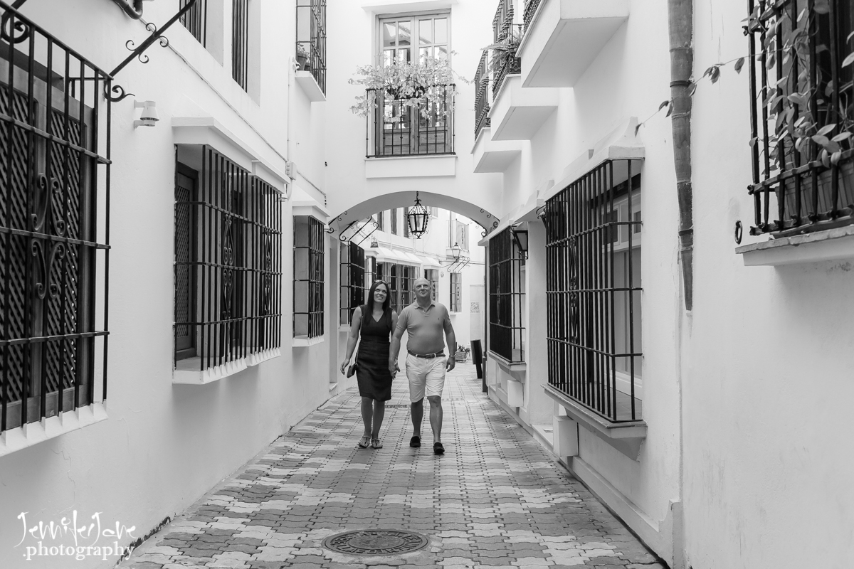 engagement-shoot-marbella-old-town