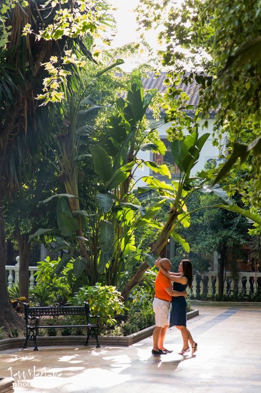 engagement-shoot-marbella-old-town