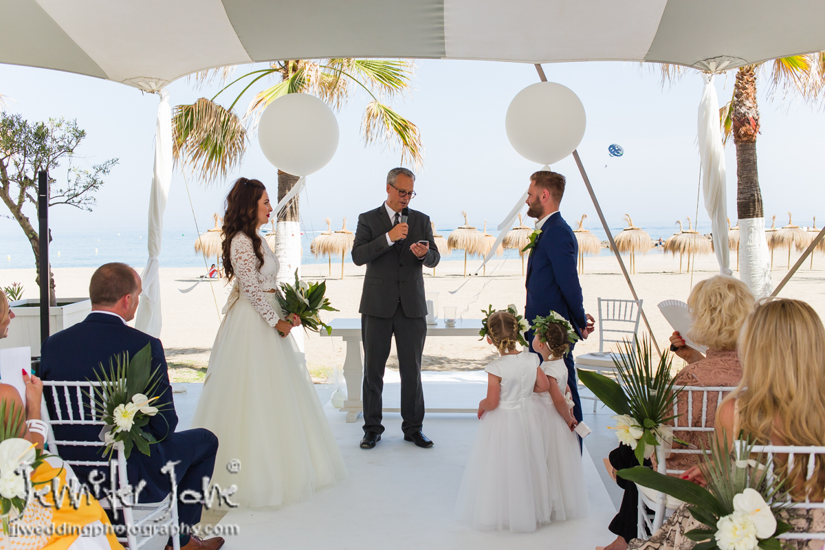 weddings for photographer for weddings at puente romano marbella